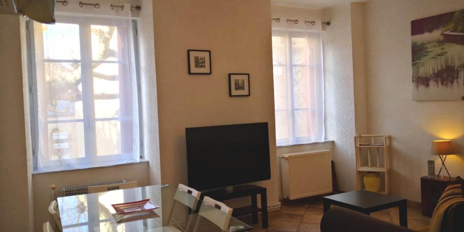 Appartements Coeur De Village Saint-Jean-du-Bruel Zimmer foto